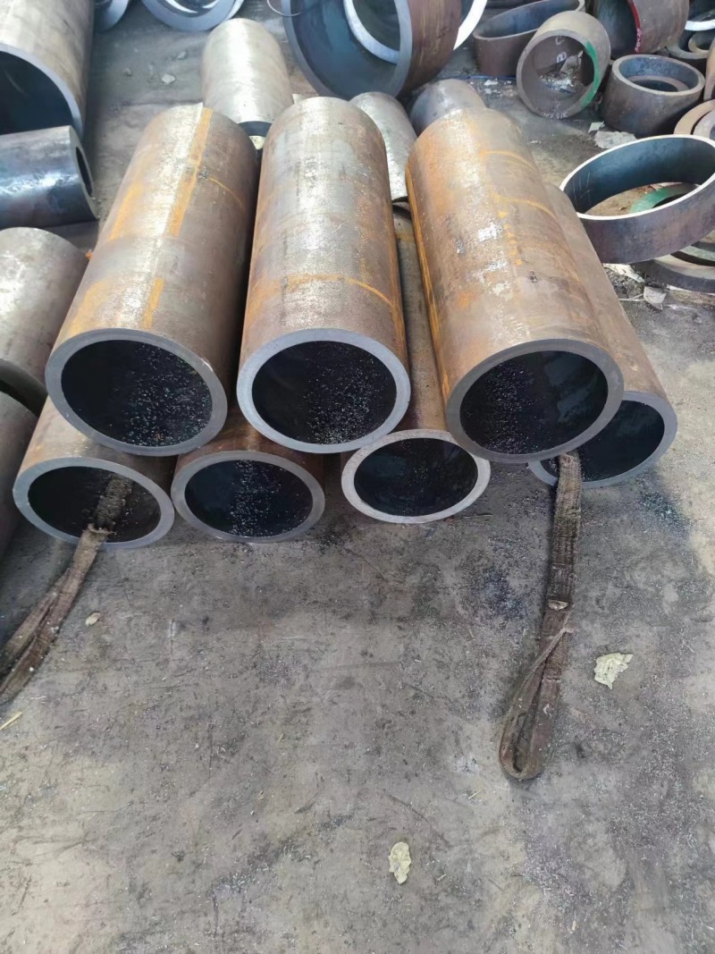 新建新建新建12Cr1MovG无缝钢管切割